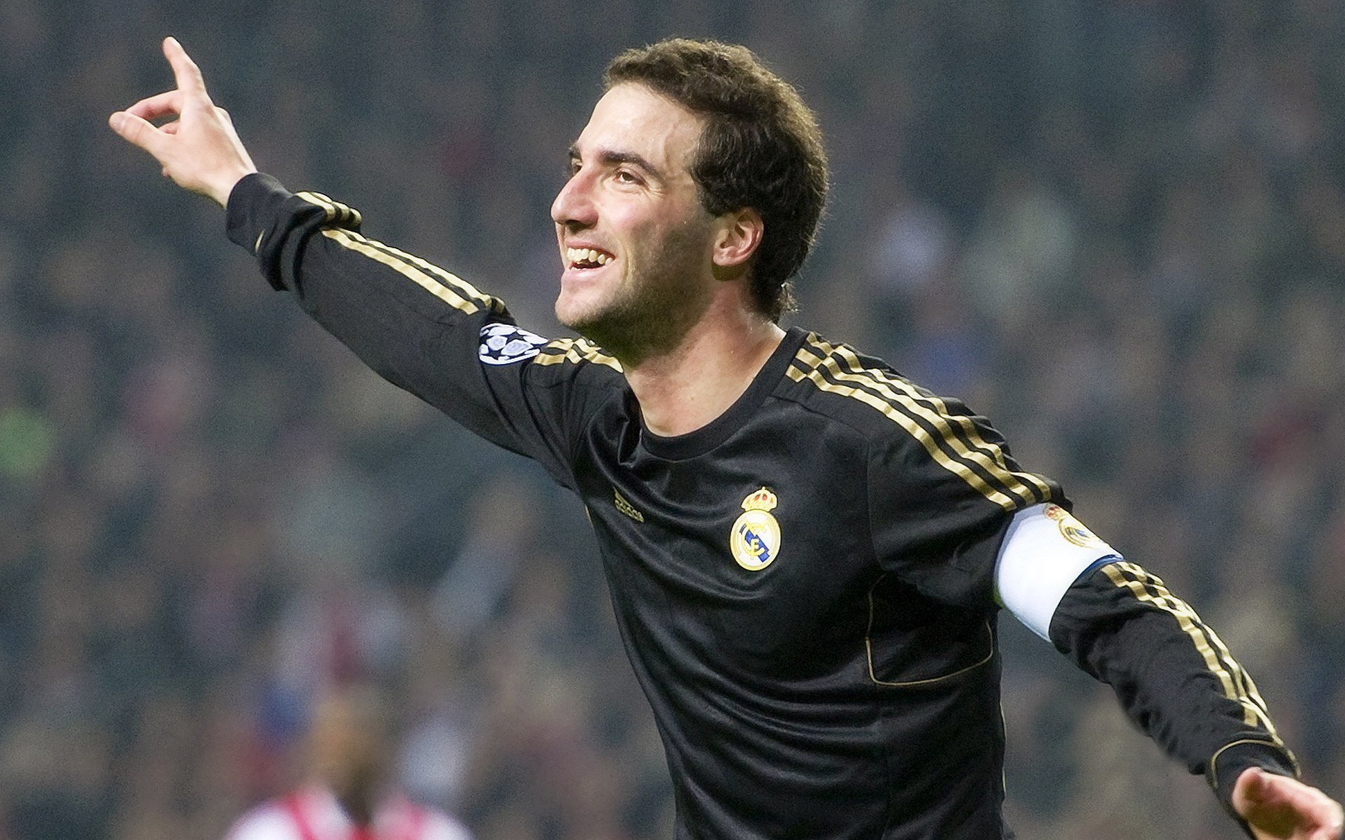 勇士118-107太阳:库里28分引领球队反弹,勇士高层谈续约库里