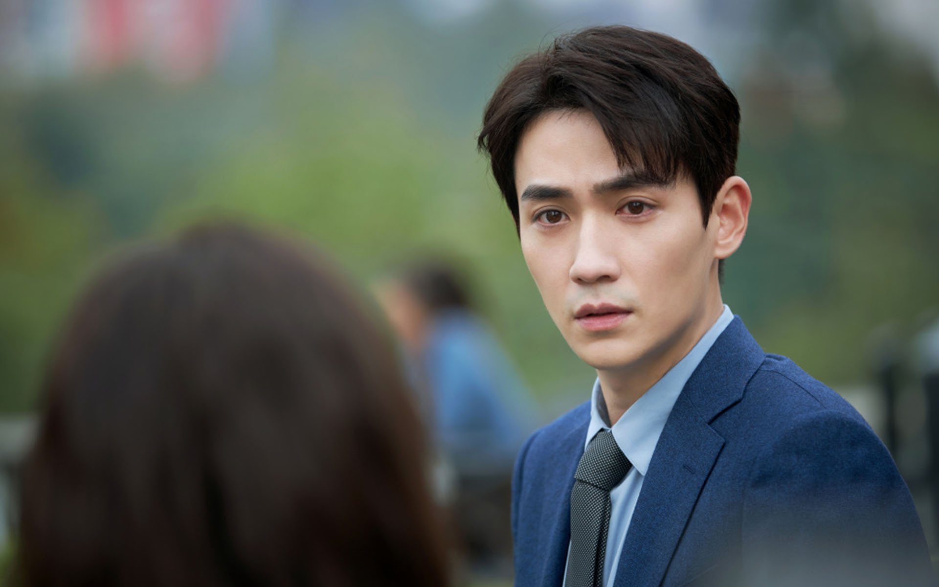 未来足球：多元能源整合，场馆全面实现可再生能源利用，能源方案球场